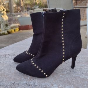 Fioni black faux suede women's booties size 8 gold studs